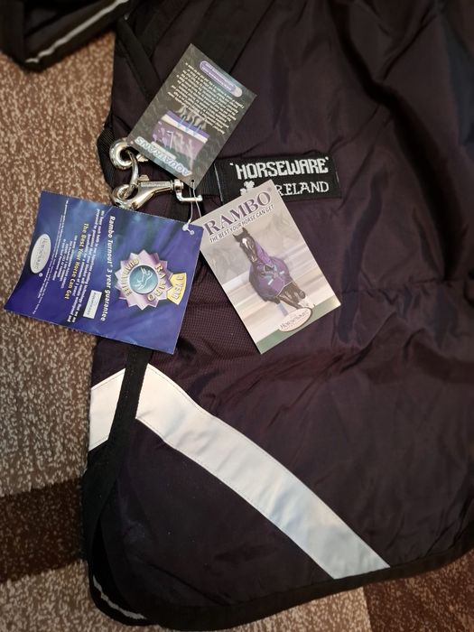 Продаётся супер стильная попона.НЕМЕЦКОЕ качество.Со съемным капором.