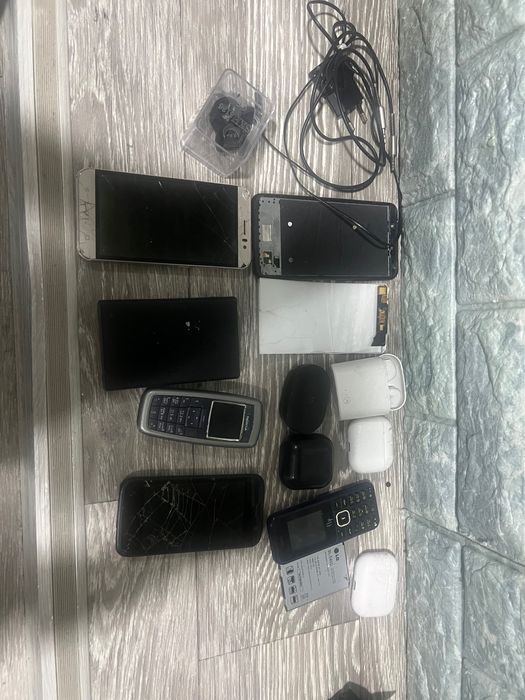 Телефоны на запчасти