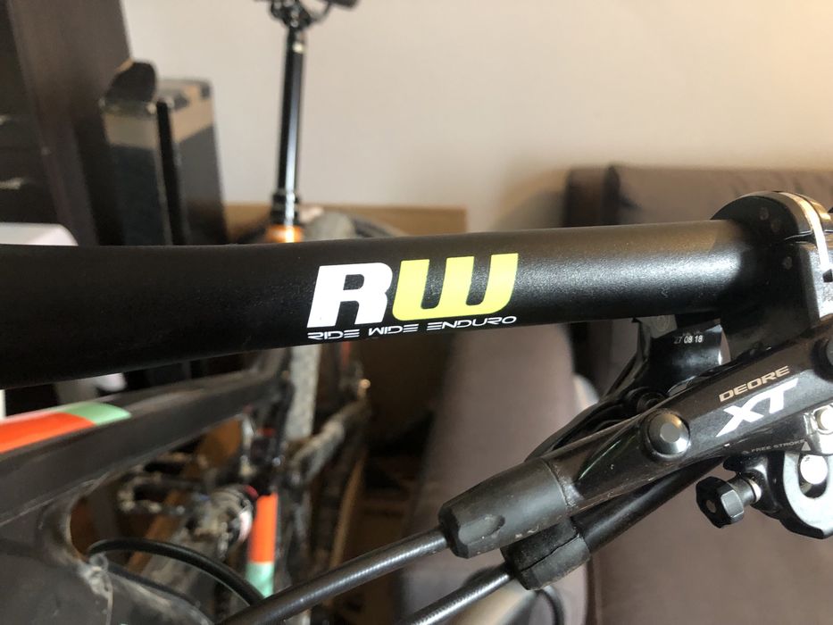 Кормило и лапа Burgtec Enduro