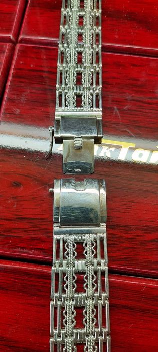 Серебряные часы мактайм.