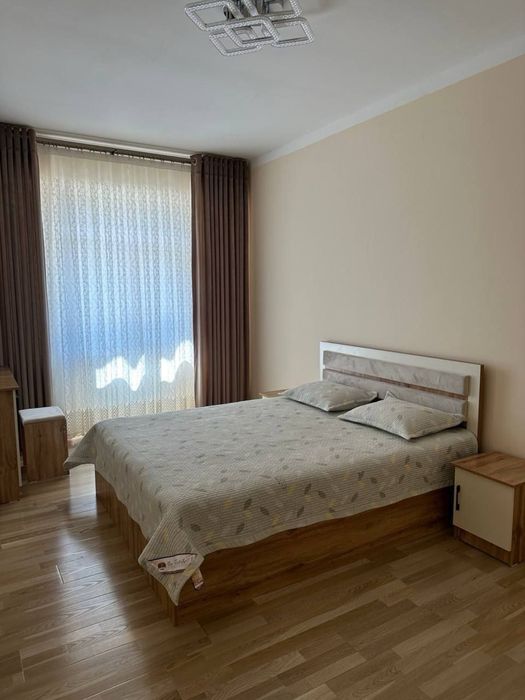 Просторная 1 комнатная с мебелью и техникой в новостройке