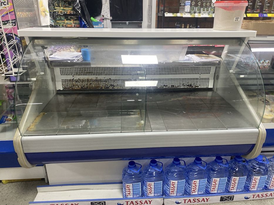 Продам витринный холодильник