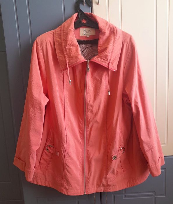 Ветровка женская размер 54-56