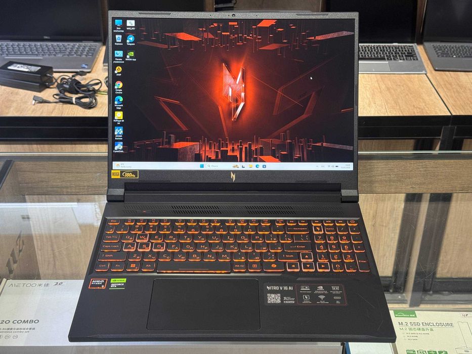 ACER NITRO V16 AI Ryzen 5 240 ram 16 ssd 512 RTX 5050 8gb