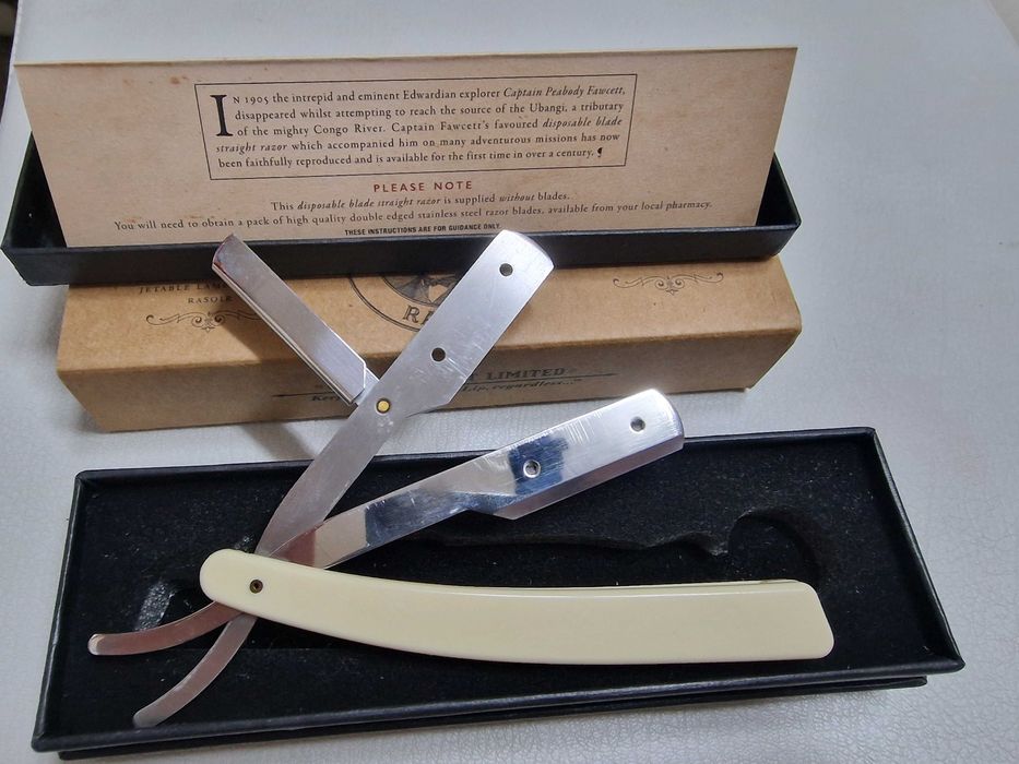Оригинален Бръснач със сменяеми ножчета на Capt Fawcett