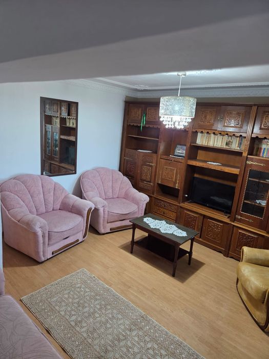 Apartament 3 camere et 4 din 10 cu lift!