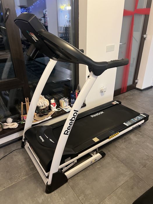 1.	Bandă de alergat Reebok – stare excelentă!