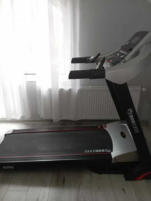 Banda de alergat electrica aproape noua  BodyFit ® A6000
