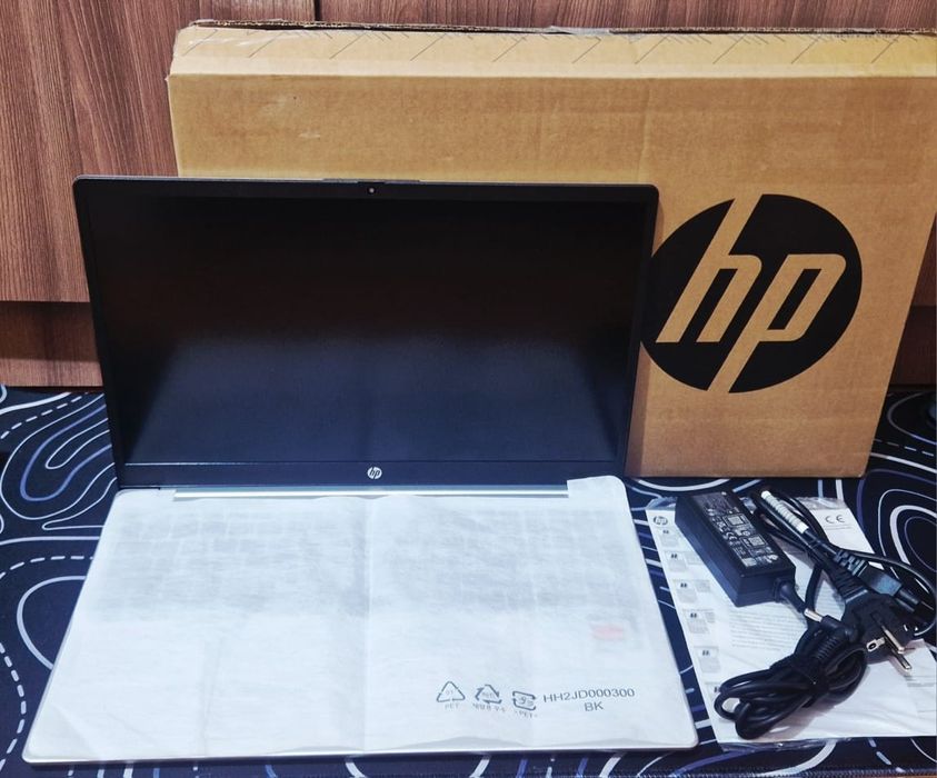 Hp laptop 15 Ультрабук 24-25 год!