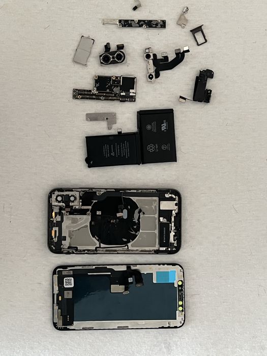 iphone XS  ;  iphone 8 ;  iphone 12 mini  за части, и на части по отд.