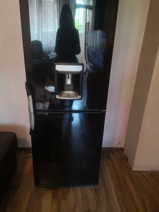 Хладилник с фризер