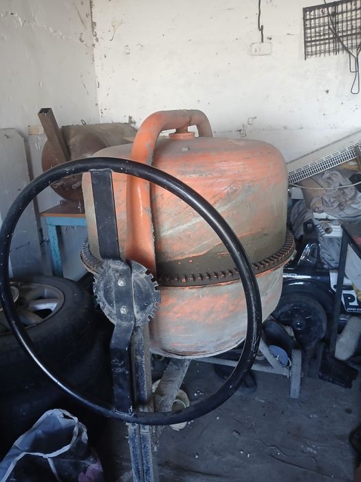 Продается бетонамешалка