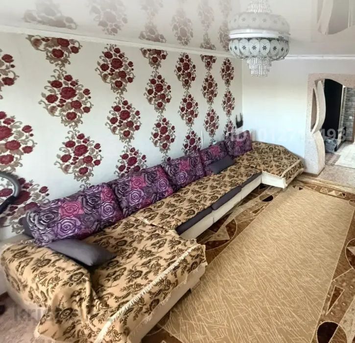Продам срочно диван.