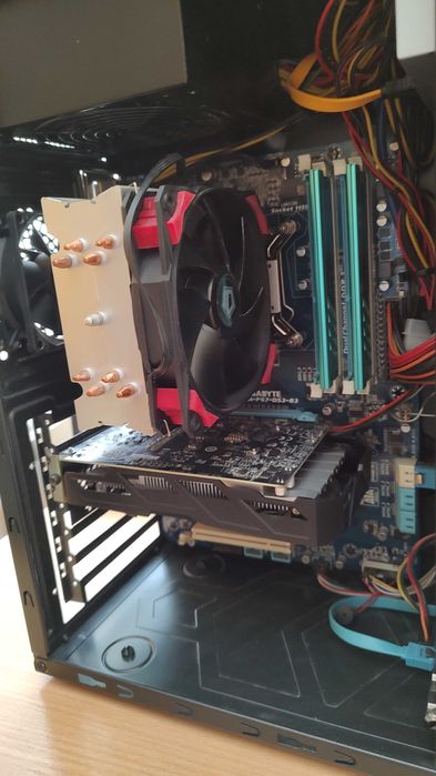 Геймърски компютър i5 rx460