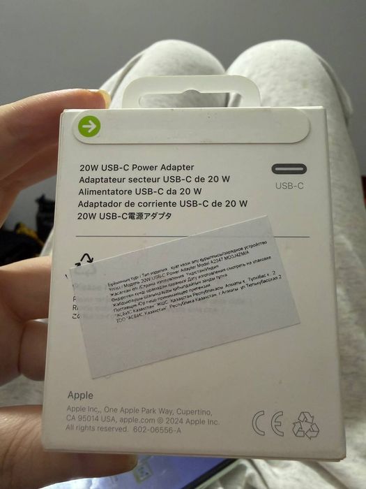 Оригинальный Apple USB-C 20W адаптер (быстрая зарядка)