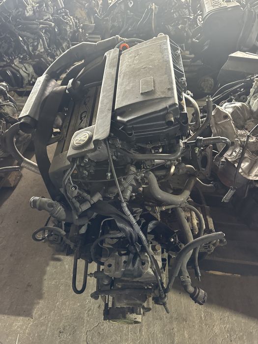 Двигатель AKQ Гольф 4