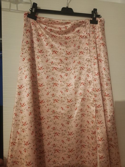 Fusta midi roz Reserved