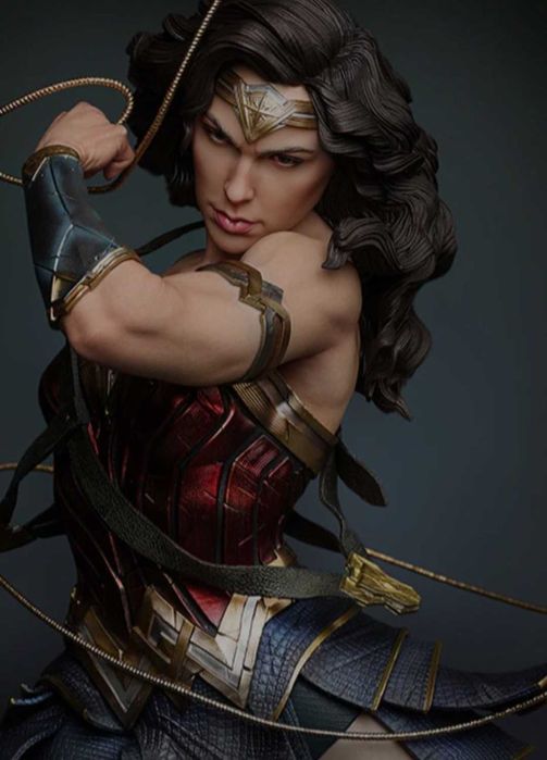 Wonder Woman 1/4 Scale Statue/Figurina 
By Queen Studios DC Comics