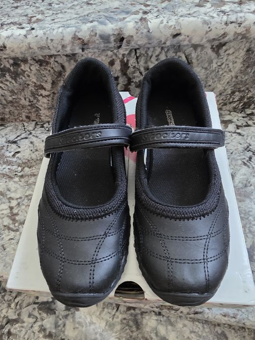 Pantofi Skechers marimea 33.5 negri