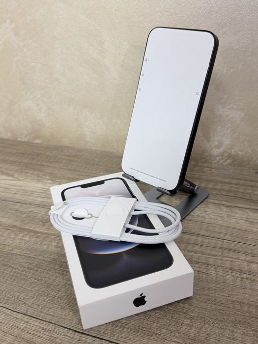 Iphone 16e  black