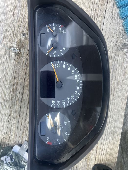 Табло за Мерцедес w210 дизел