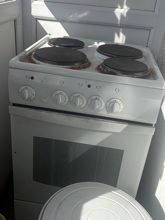 Продам электро плиту