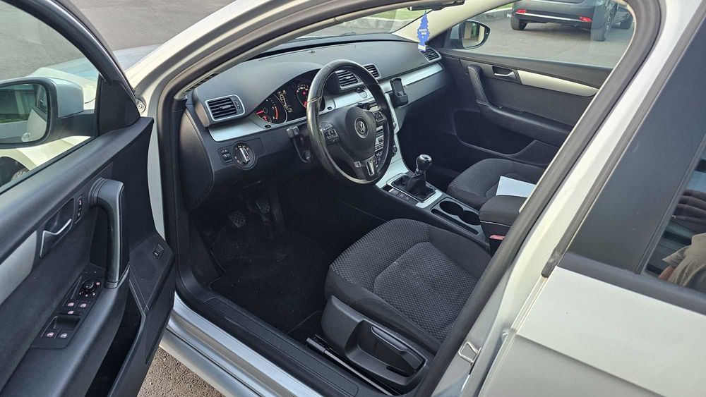 VOLKSWAGEN Passat 2011 — imagine 2