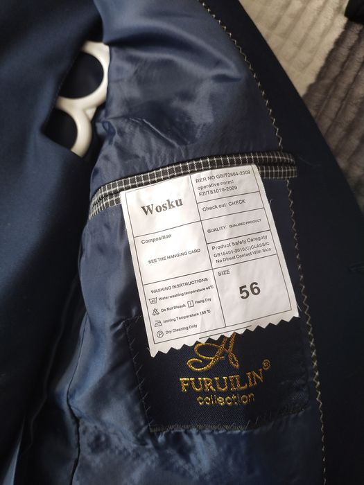 Продам школьный костюм