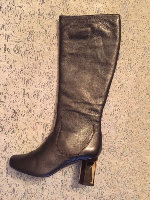 Женские сапоги..