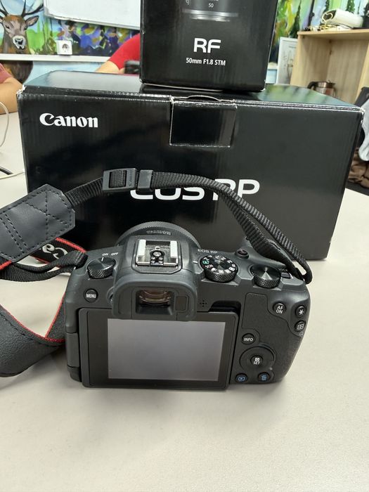 Canon RP+ обьективом новый