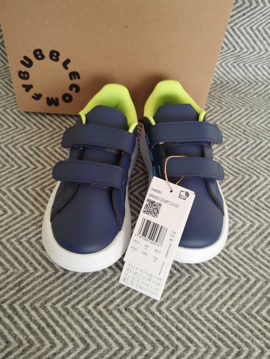 Adidas маратонки за момче номер 26.5