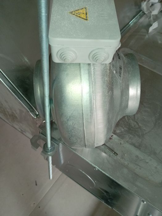 Vând ventilator 125