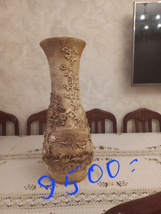 Вазы декоративные