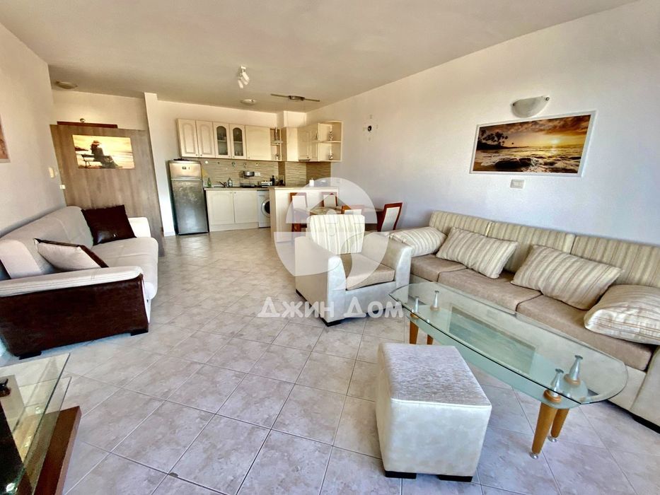 Продава се Двустаен апартамент в Свети Влас - 70 кв.м за 940 €/кв.м - Снимка #2