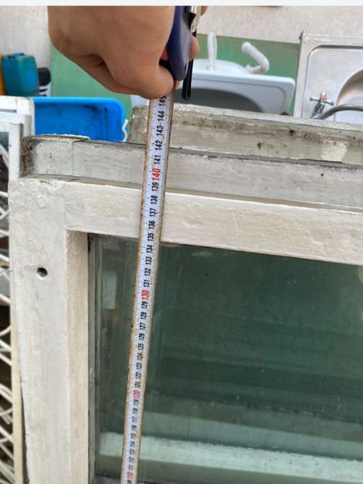 Окно с стеклом без рамки