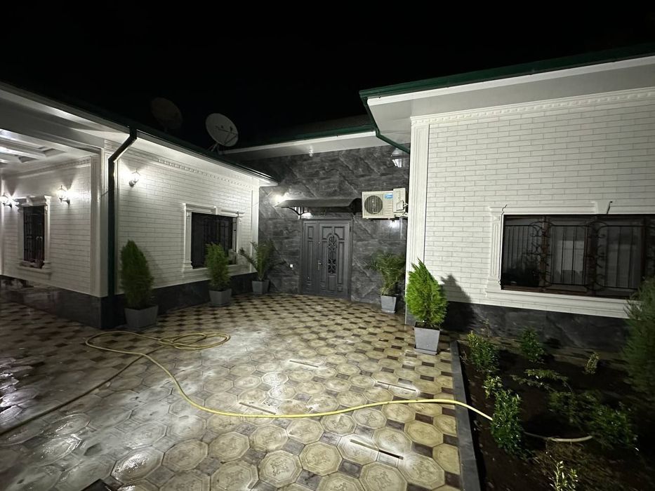 Дом участок Евро дом 2.7 сот  2 уровня 4 комнаты 256 м2  М .Улугбек