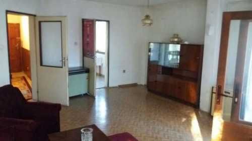 Дава се под наем Тристаен апартамент в Бургас, Възраждане - 106 кв.м за 76.5 € - Снимка #1