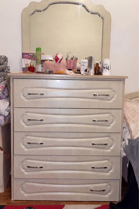 Продам спальный гарнитур