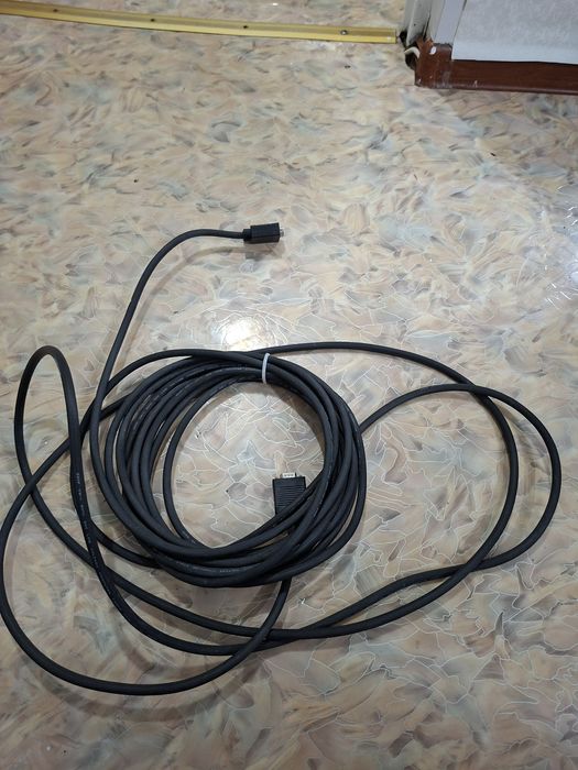 VGA на VGA кабель продам длинный  8 метров