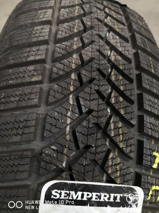 215 55 17 цола гума нова semperit