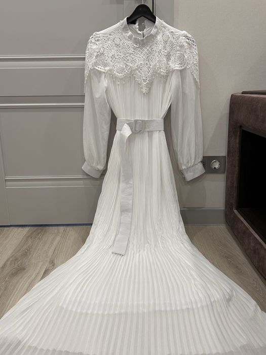 Белое платье, в хорошом состояние