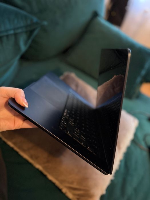 MacBook Air 15 инча M3 чип Midnight
