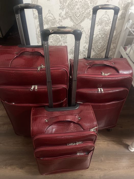 Продам чемоданы в нормальном состоянии