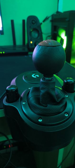 Logitech G27 Volan Gaming + Pedale + Schimbător