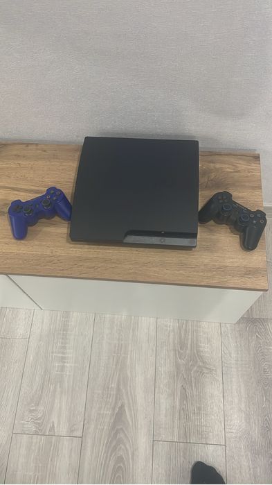 Продаю Sony Playstation 3 Slim