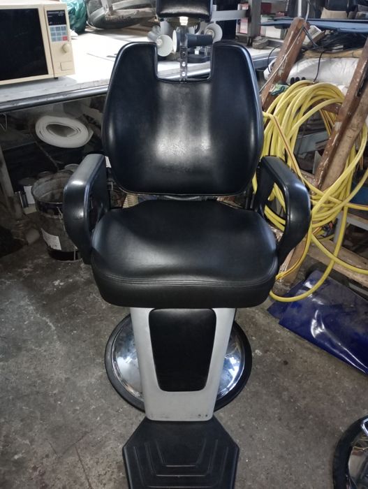 2 Броя Бръснарски столове