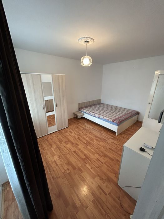 Garsoniera Mioveni zona A uri etaj 3