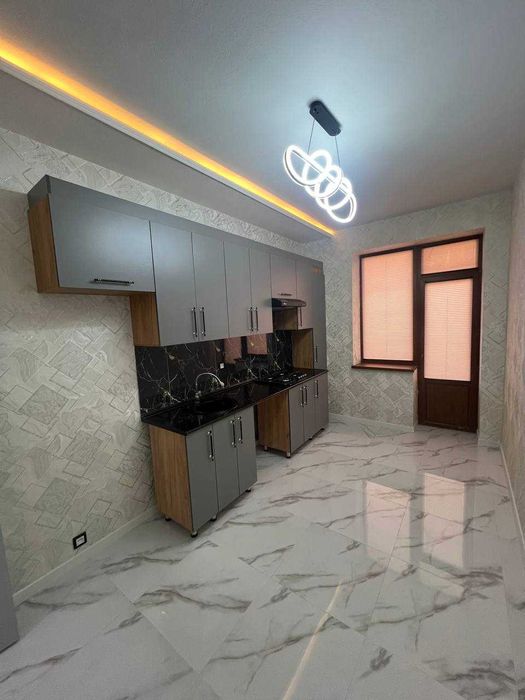 Продаётся люкс 2-комнатная новостройка с лифтом 5-этаж Вокзал УзГазоил