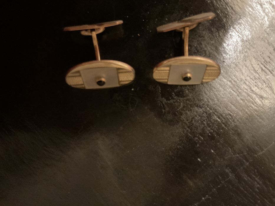 Cana Stranger Thinks,butoni,pahare Baccarat vechi,farfurii ceramica