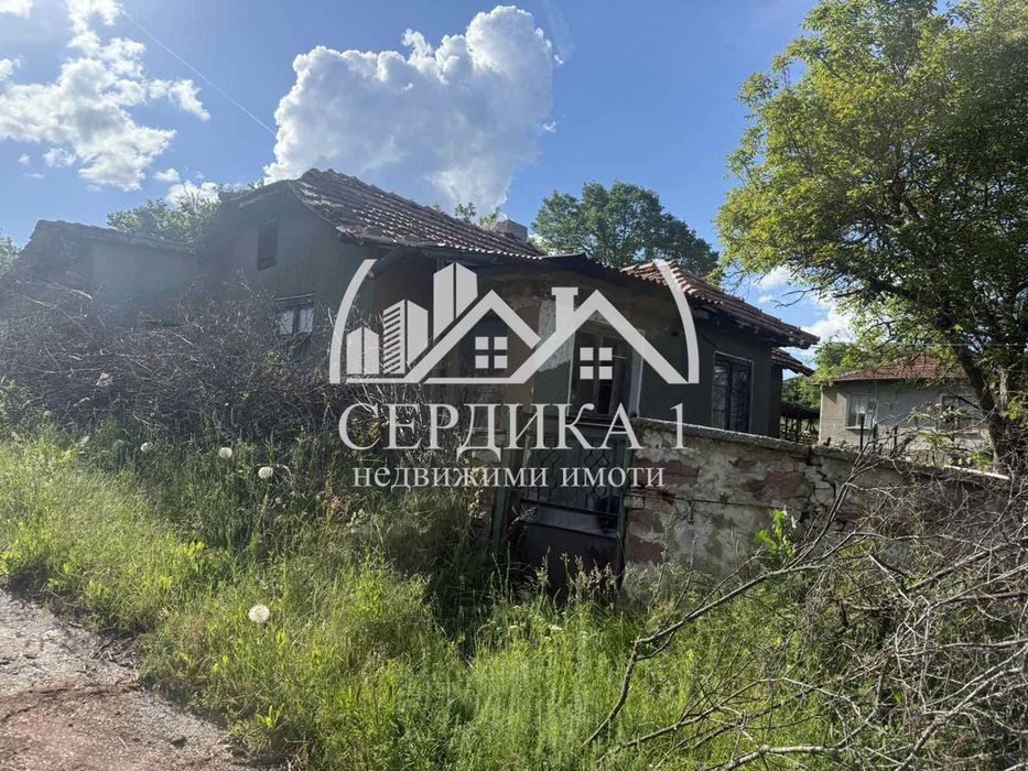 Къща в Перник, област-с.Садовик